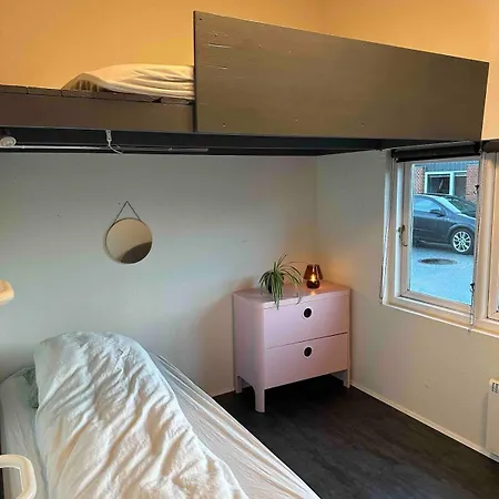 Charming, Comfortable And Cozy Little Home 度假居 *